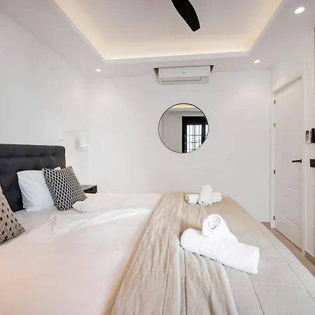 Newly Renovated 3 Bedroom Next To Puerto Banús Apartamento *