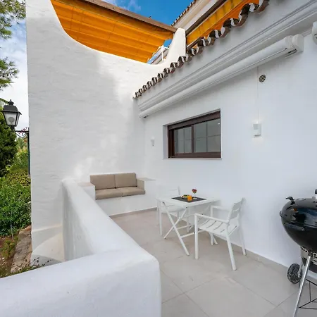 Newly Renovated 3 Bedroom Next To Puerto Banús Apartamento