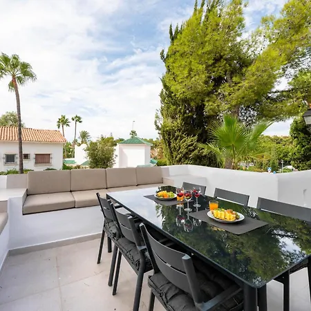 Newly Renovated 3 Bedroom Next To Puerto Banús Apartamento *