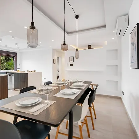 Newly Renovated 3 Bedroom Next To Puerto Banús