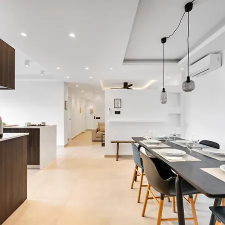 Apartamento Newly Renovated 3 Bedroom Next To Puerto Banús *