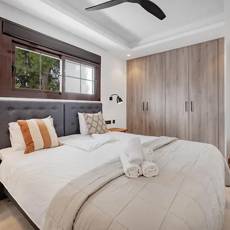 Newly Renovated 3 Bedroom Next To Puerto Banús Apartamento