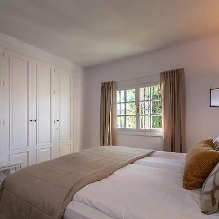Newly Renovated 3 Bedroom Next To Puerto Banus *