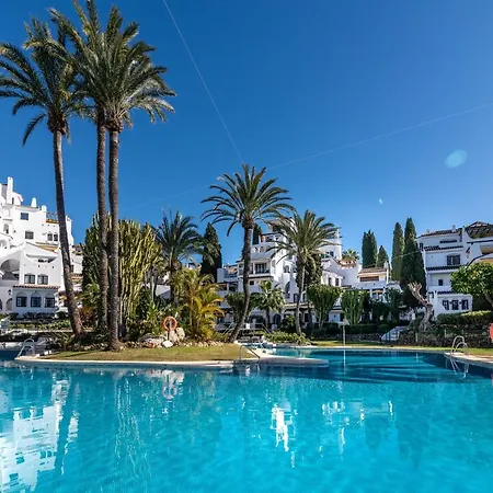 Luxury 3bed In Aldea Blanca, Pool & Puerto Banus 马尔韦利亚