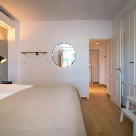 Newly Renovated 3 Bedroom Next To Puerto Banus Apartment