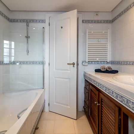 Newly Renovated 3 Bedroom Next To Puerto Banus