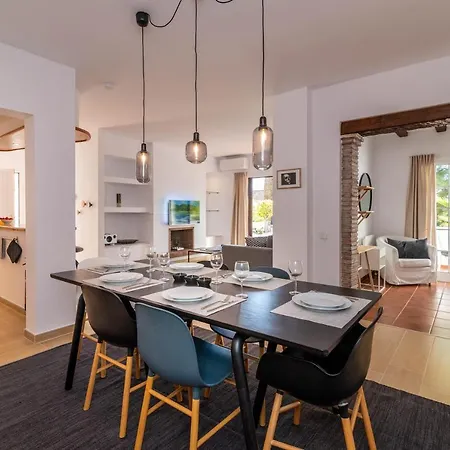 Newly Renovated 3 Bedroom Next To Puerto Banus Marbella